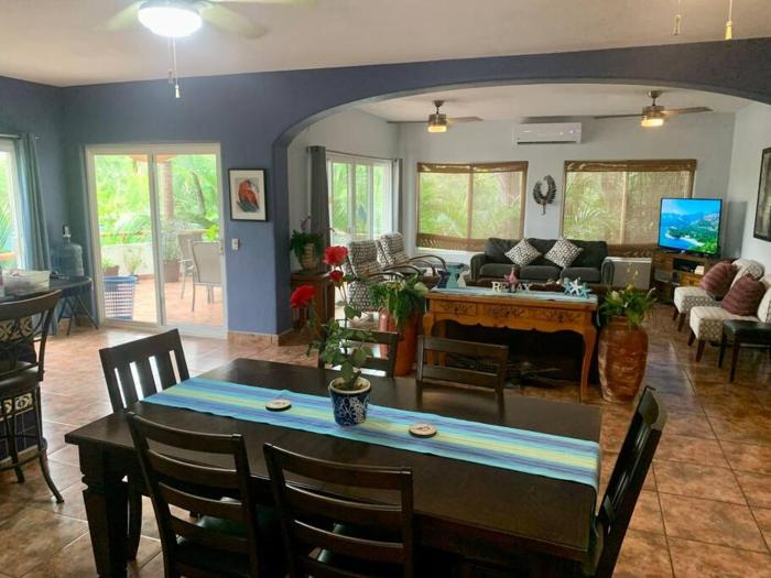 Villa Papaya #2 spacious 2 bedroom beach villa in San Pancho