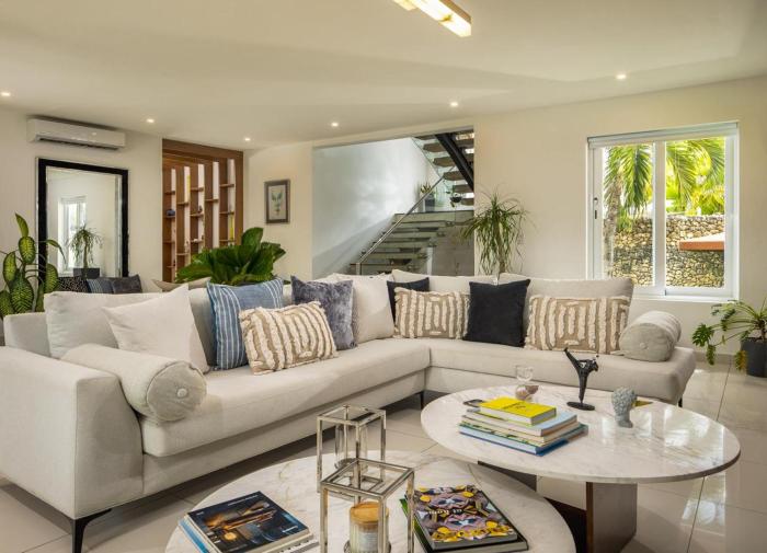 Beachfront 3BD Luxury Villa with full hotel access