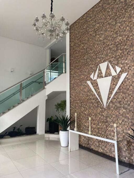 Apto Vila Guilhermina - 2 dorms Próx Praia