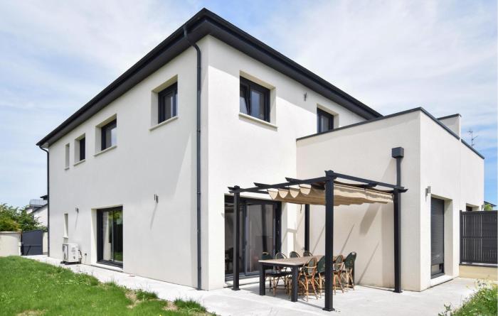 Lovely Home In Grentheville With Wifi