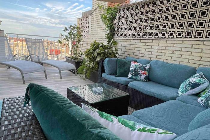 Spacious Penthouse with big private terrace & view