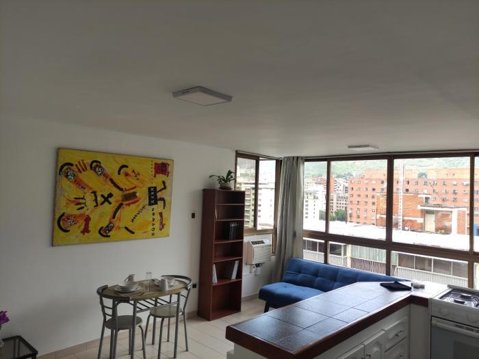 Apartamento cerca del Boulevard de Sabana Grande y zona comercial