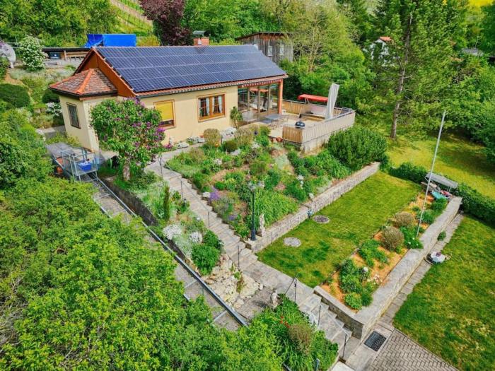 Freistehender Bungalow in Marktbreit in Traumlage mit großem Garten