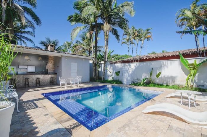 Linda Casa com piscina no Guarujá para 16 pessoas