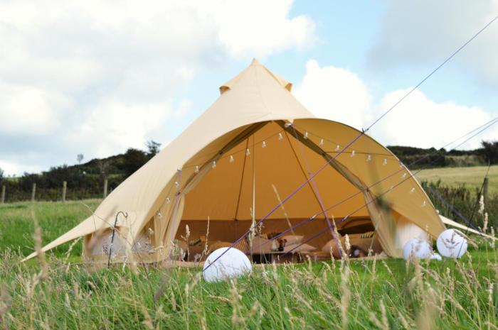 "Moorhen" Tylda Tents at Tregonetha Lake - 5m Luxury Bell Tent