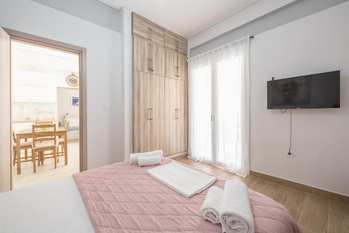 DiPeJo Athens luxurious penthouse apartment in the Hilton area