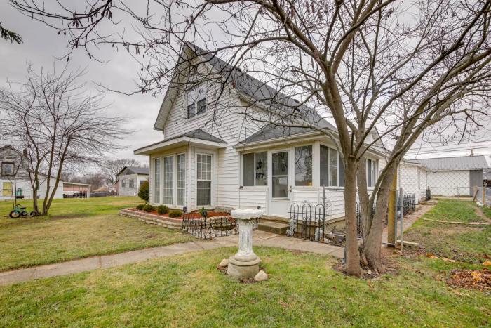 Historic Alexandria Home with Private Yard!