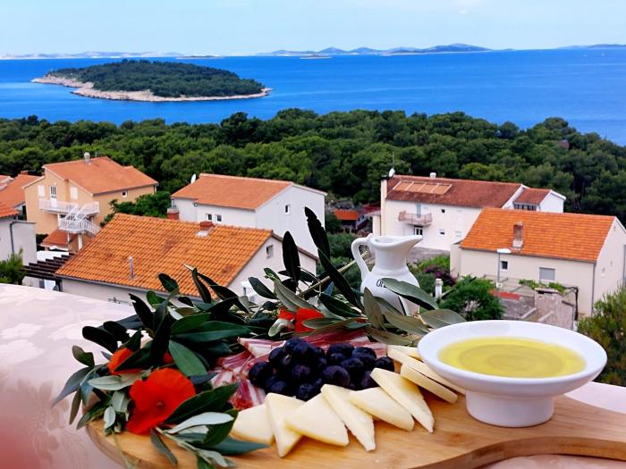 Apartments Tonći and Iris