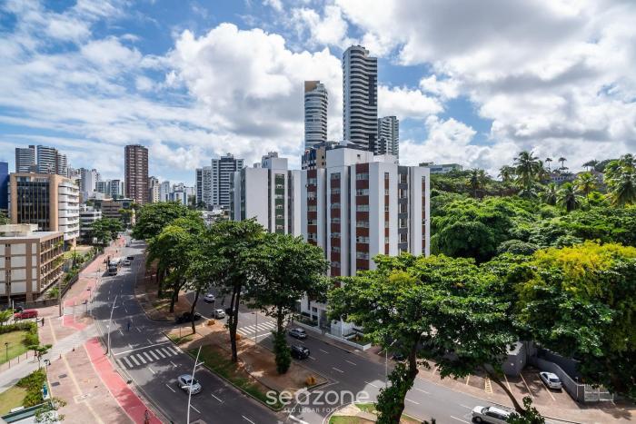 Apartamento Charmoso Apenas 750m da Praia! BCA0601