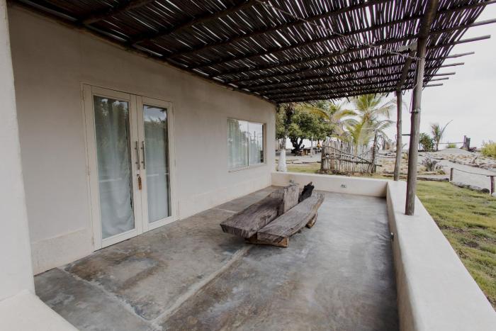 Comodo Apartamento con Terraza Frente al Mar - D1