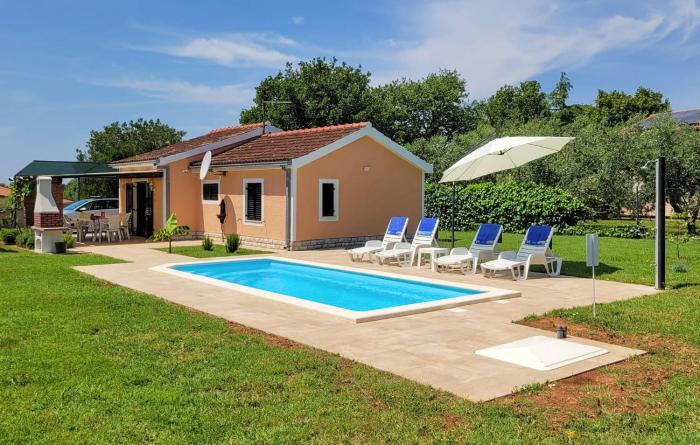 Stunning Home In Medulin With Wifi