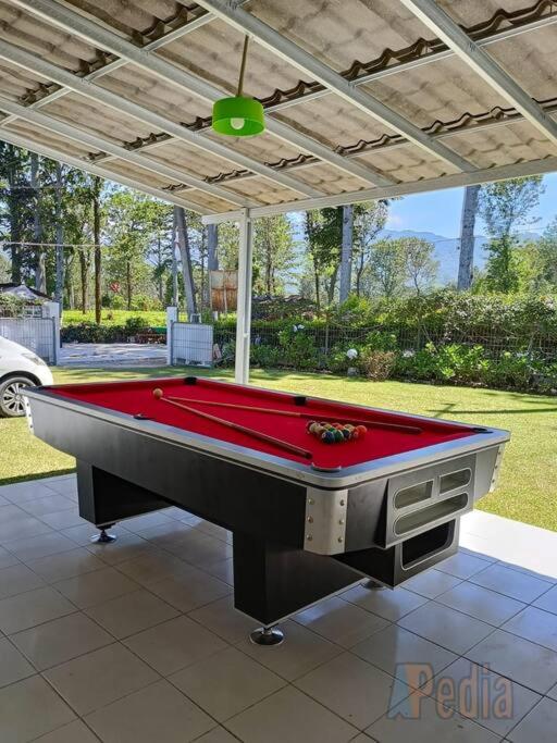 Villa Kebun Teh, 4 Kamar, Kolam, Billiard