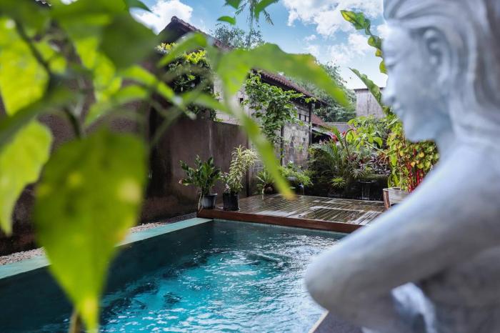 Stylish Hotel-style Room Near Pool in Ubud Central