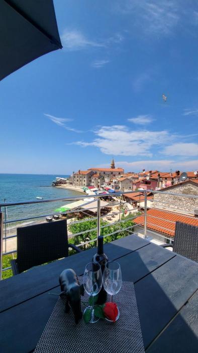 Apartman Dora with sea view and terrace