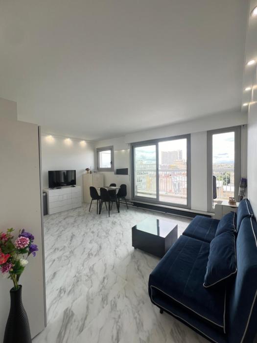 Apartment My HOME Eiffel Tower View