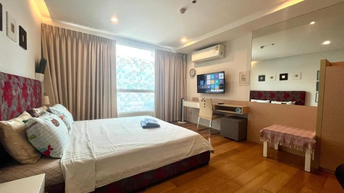 Comfortable Studio, Walk to BTS, Free Wi-Fi, Great Location