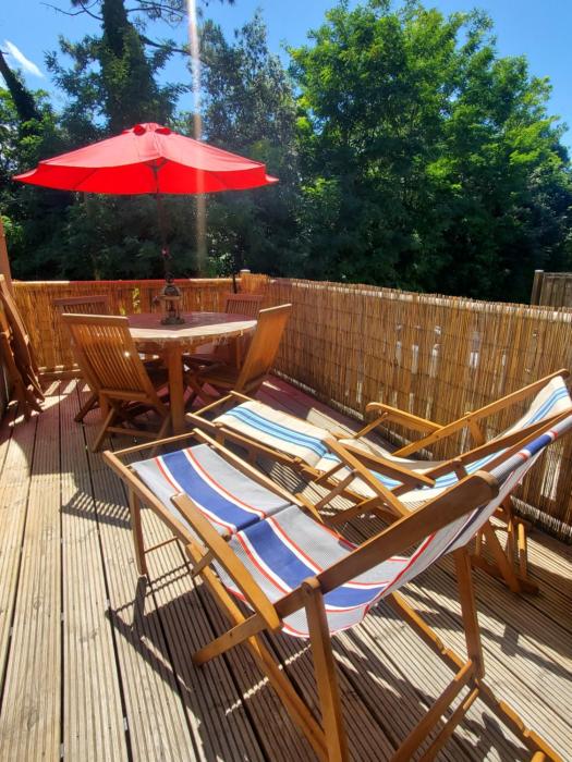 Jolie maison en bois à 600m de la plage des Vergnes