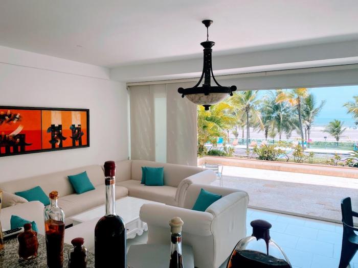 Apartamento con vista frontal al mar.