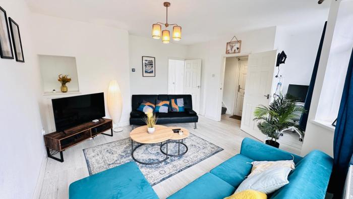 Pengam House Cardiff by Smart Corporate Stays