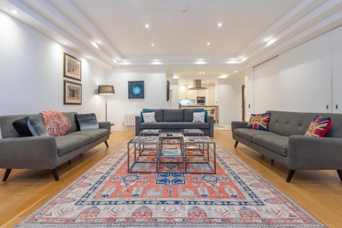 Mayfair Piccadilly - The Choice