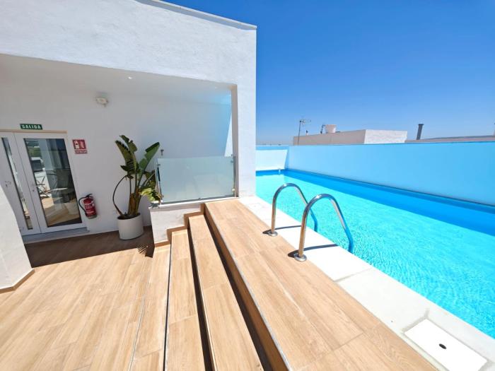 Apartamento nuevo en Planta Baja B con Piscina y Solarium