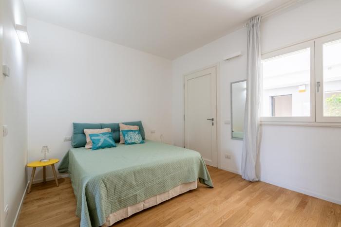 Maison Blaesia - Beachfront Modern Sea Loft