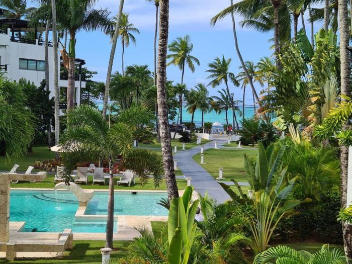 Oceanfront, big and cozy apt in Aligio