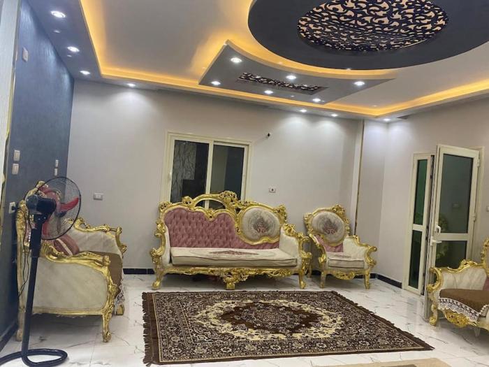 شقة جديدة بحي الاندلس التجمع بجوار ميفيدا