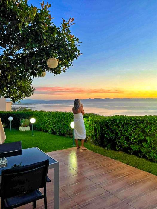 Harris elegant house superb view near airport