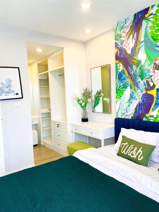 Exclusive condo & Seaview