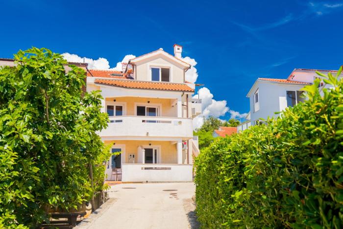 Apartments Dedic Krk