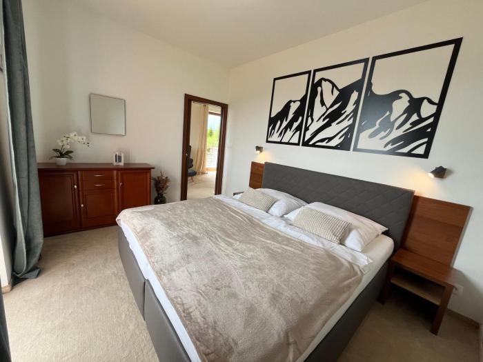 Tri Štíty Apartment with Tatra View Terrace