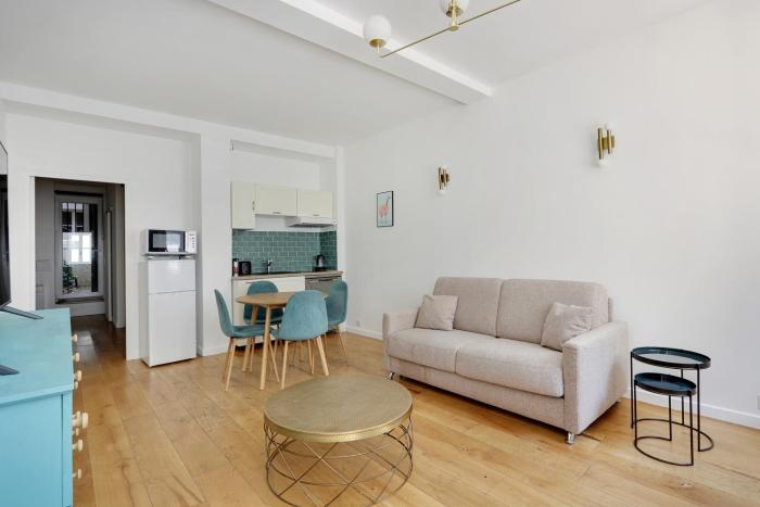 Pick A Flats Apartment in Saint Germain - Rue Vaneau