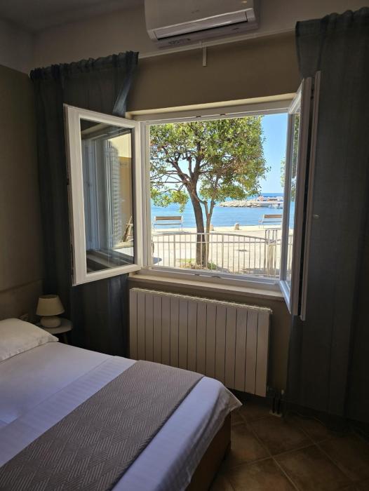 Apartment by the sea