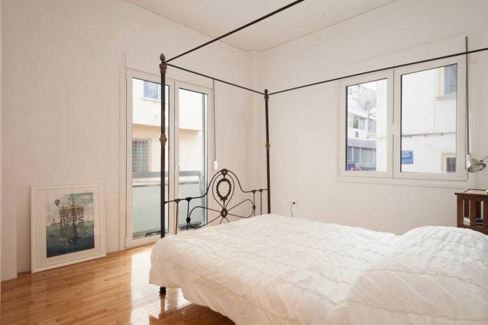 Studio close to Athens centre, fast internet.