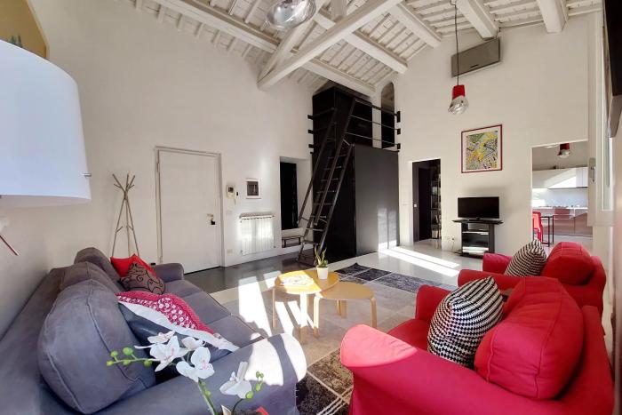 Trastevere Design Loft - My Extra Home