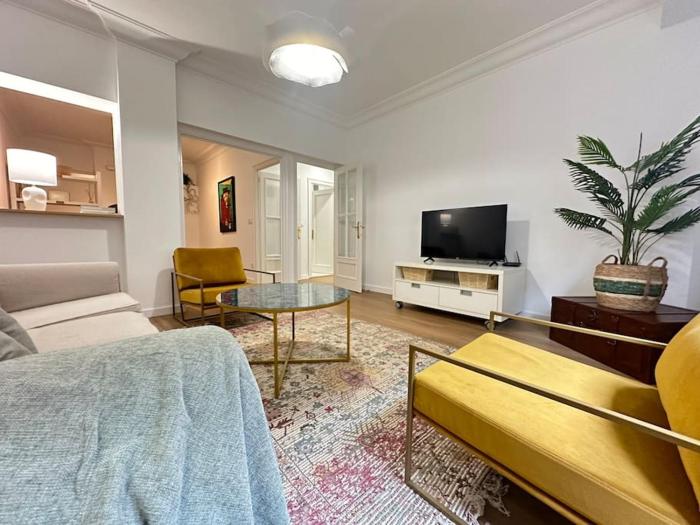 Urzaiz 33-35, 1 by YBH