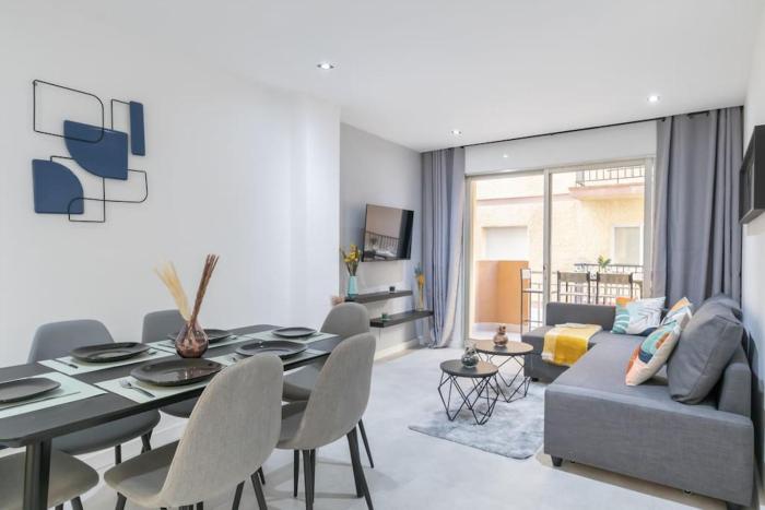 Beautiful 2BR - 20 meters from beach - in city center