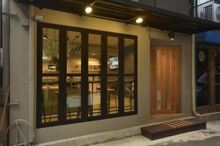 Bangkok Chat box Hostel