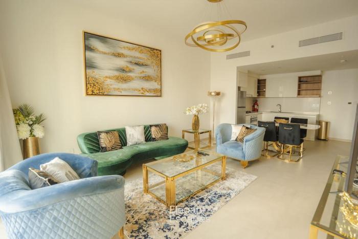Stylish 2 BR Apt, Amazing Fountains and Burj Views