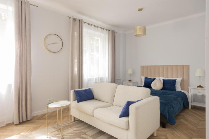 Chmielna Green Apartment by BookingHost