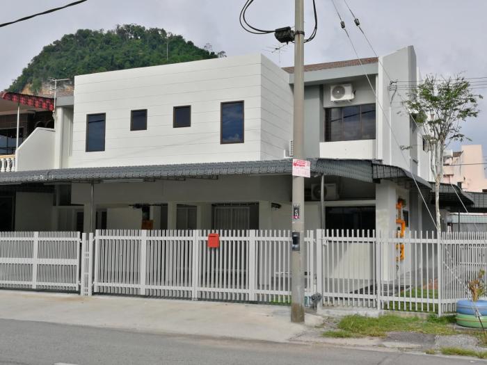 Check-Inn Guesthouse