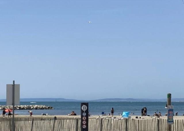 Les pieds dans le sable