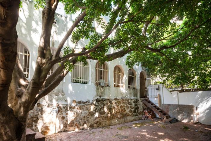 Roeland Terrace Villas 2B