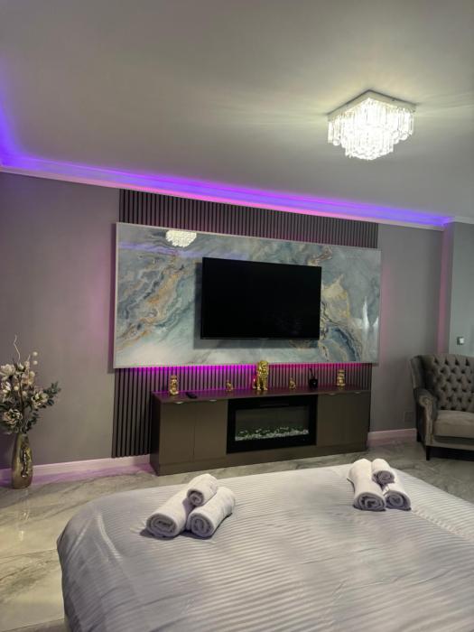 Silver studio at just 8 minutes distance of center