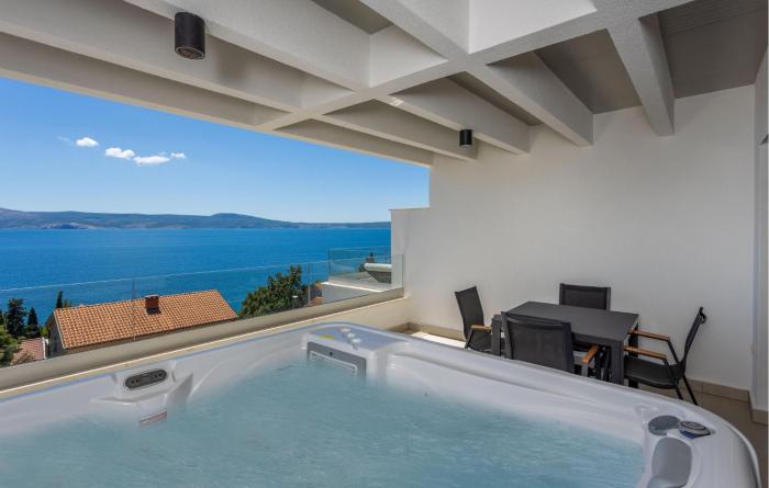 Beautiful Apartment In Novi Vinodolski