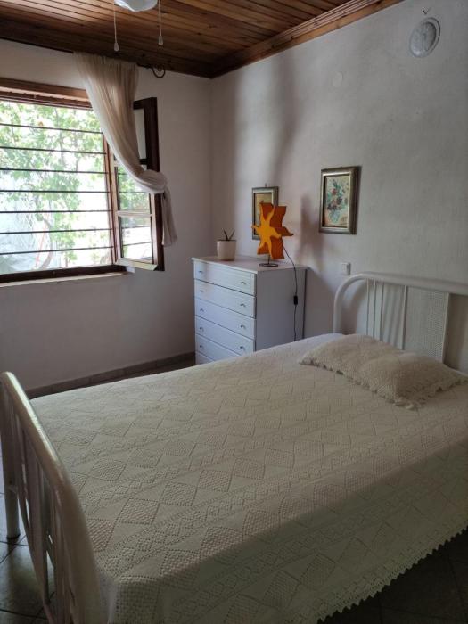 TRADITIONAL HOUSE Antigoni