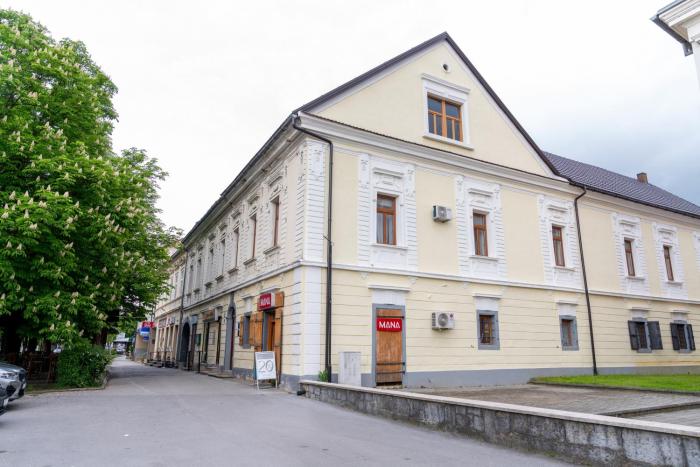 Apartments with parking space Otocac, Velebit - 20517