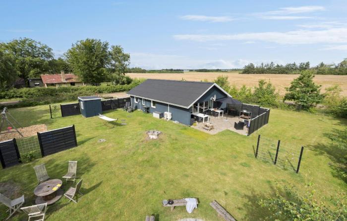 3 Bedroom Cozy Home In Ulfborg