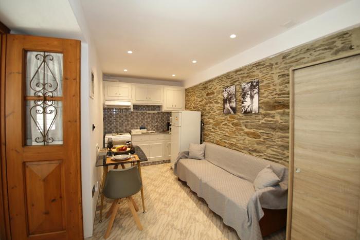 Choras Stonehouse